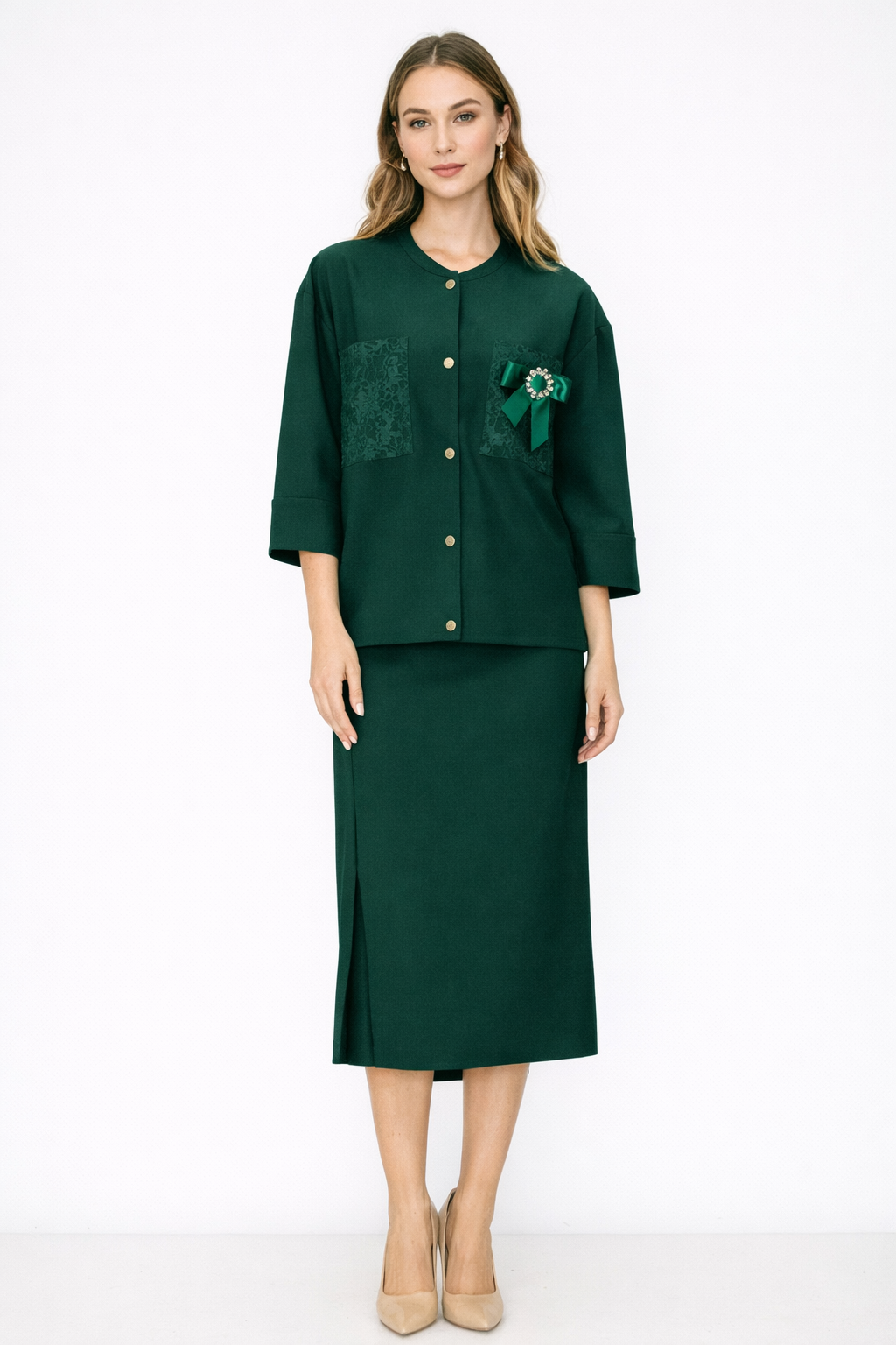 Kyle Crepe Knit with Detachable Ribbon Brooch