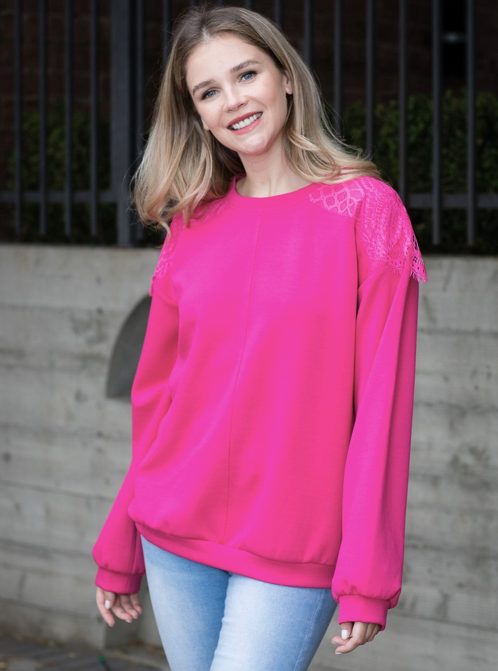 Cyndy Stretch Pointe Knit with Lace