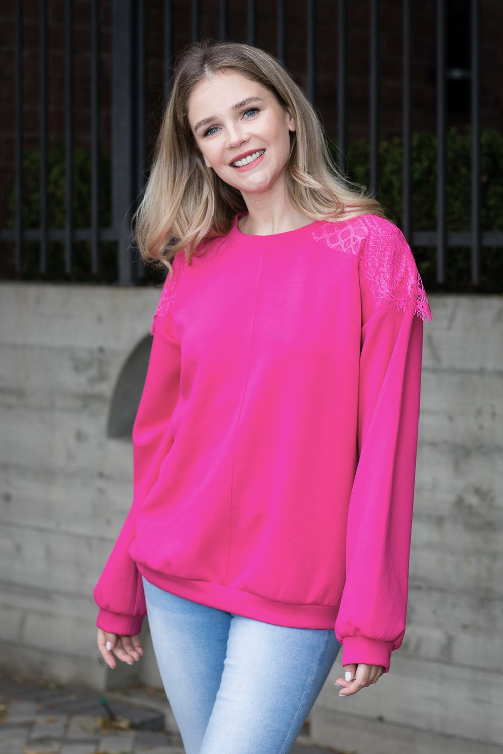 Cyndy Stretch Pointe Knit with Lace