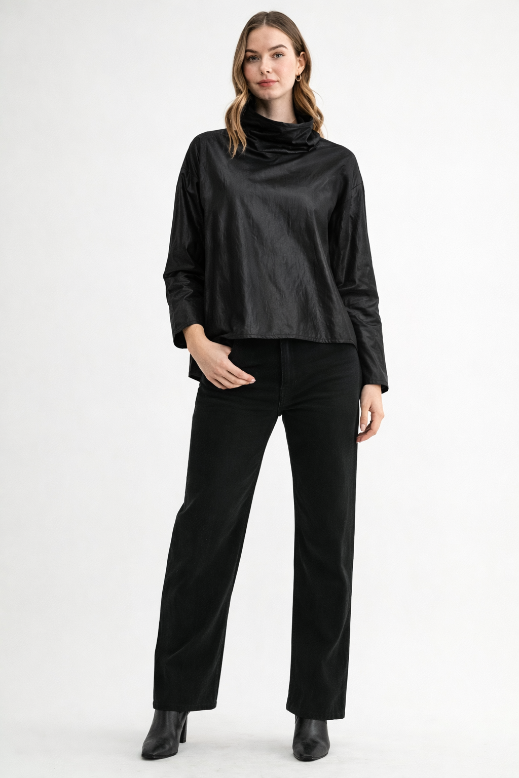Joda Woven Loose Turtle Neck Top