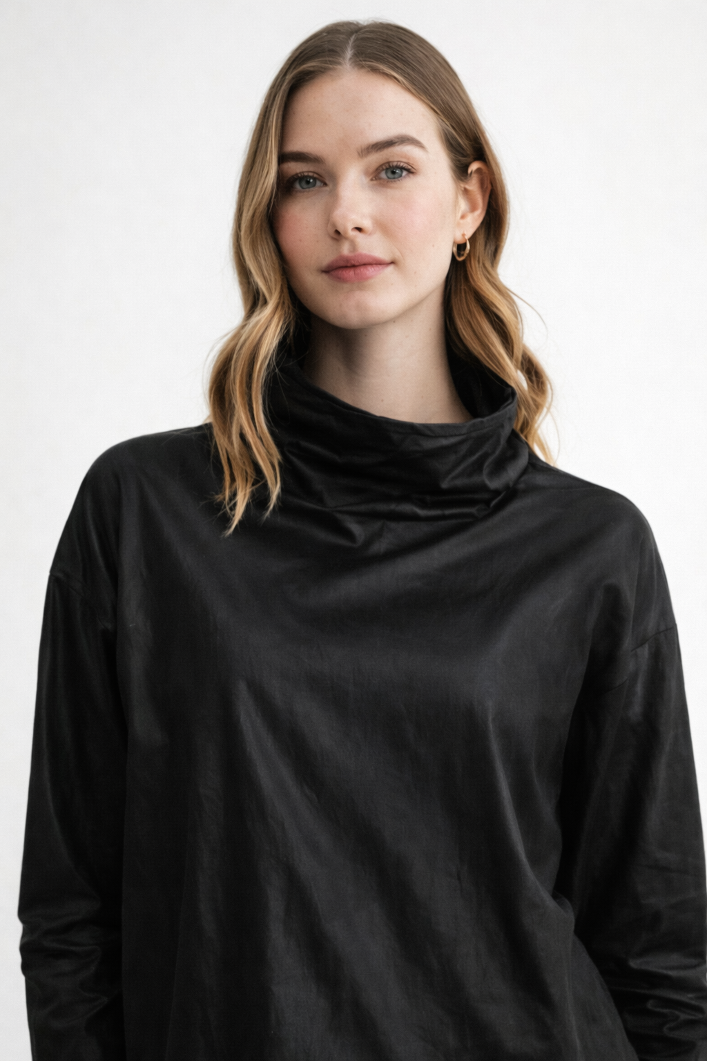 Joda Woven Loose Turtle Neck Top