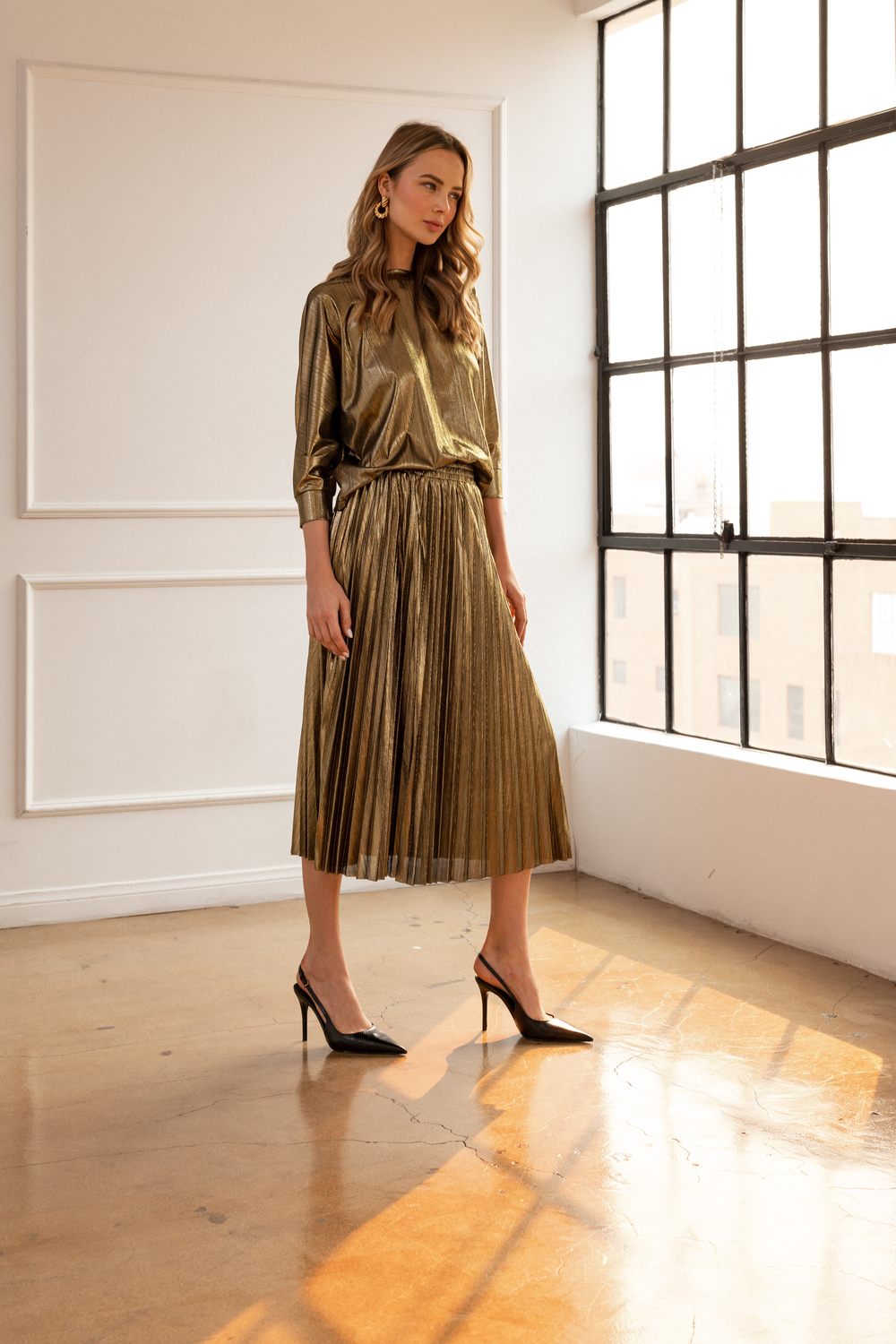 Jinna Stretch Shimmering Pleated Skirt