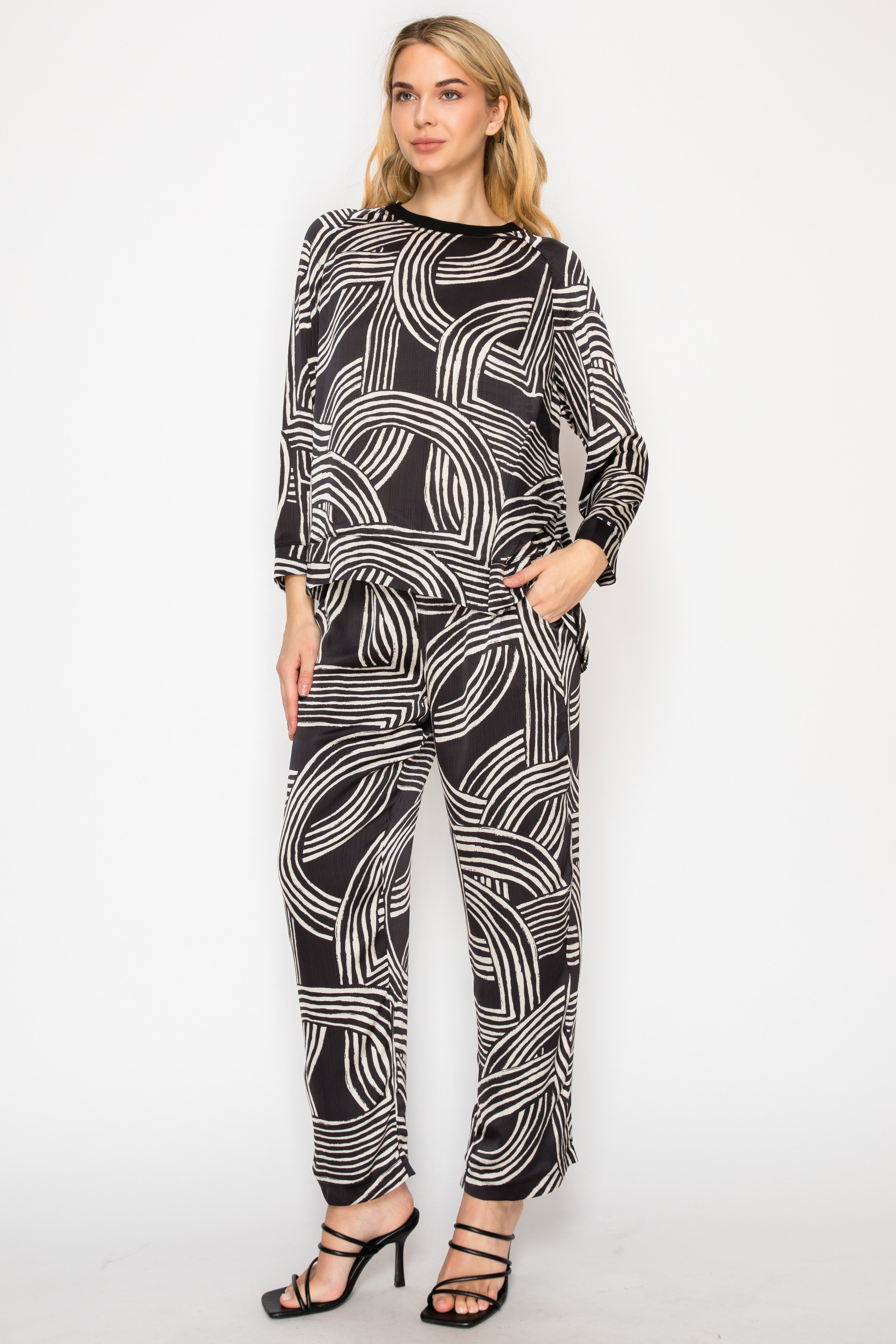 Johnna Woven Print Pant
