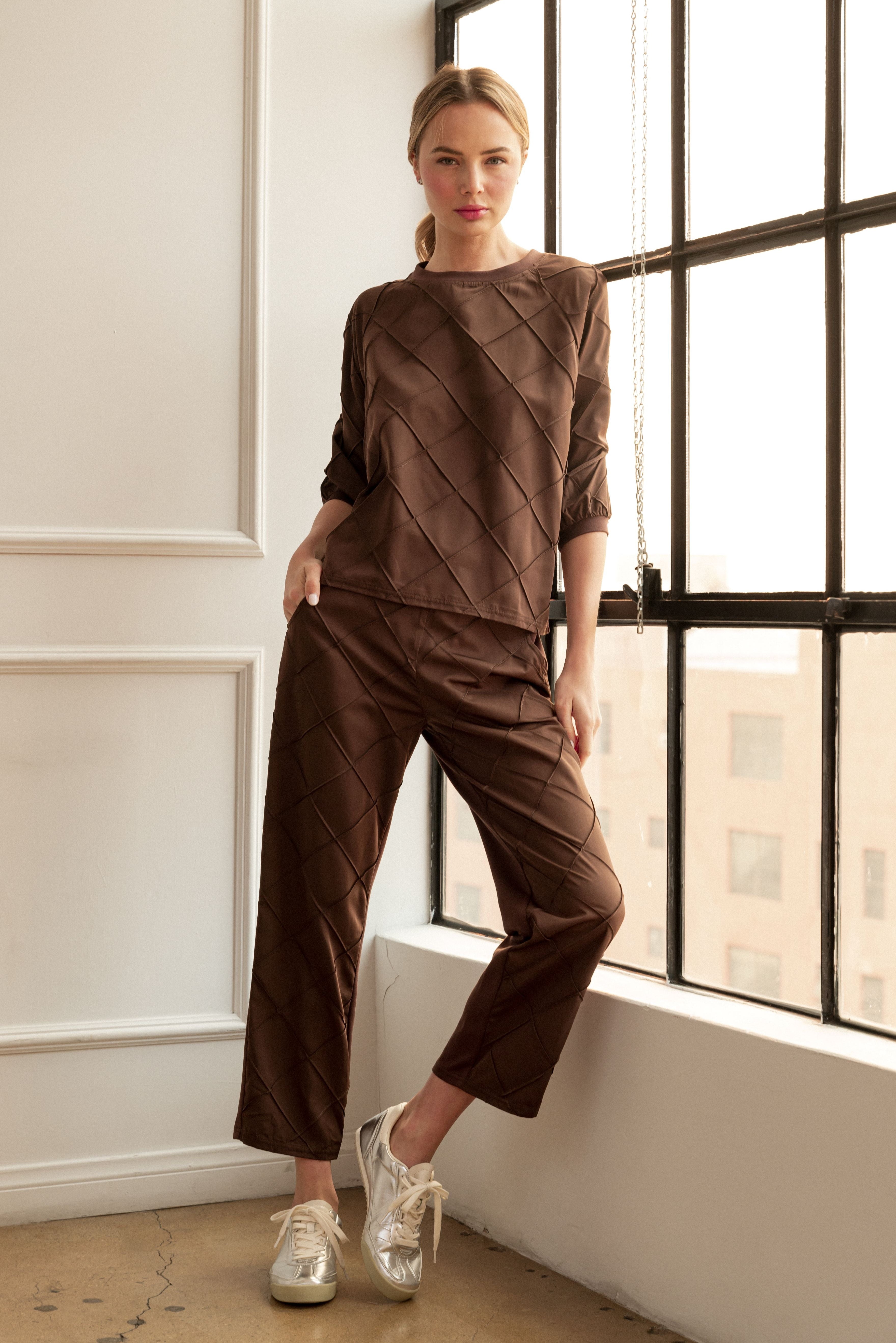 Jamila Stetch Knit Pointe with Textured Woven Pants