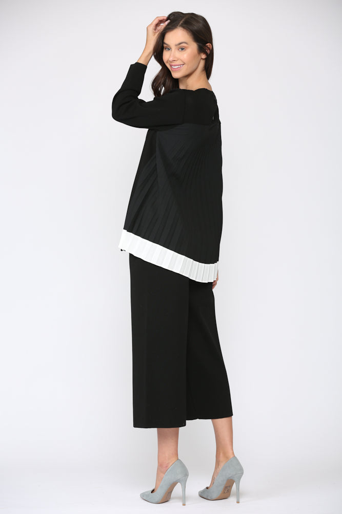 Summa Knitted Rib with Accordian Pleating Back