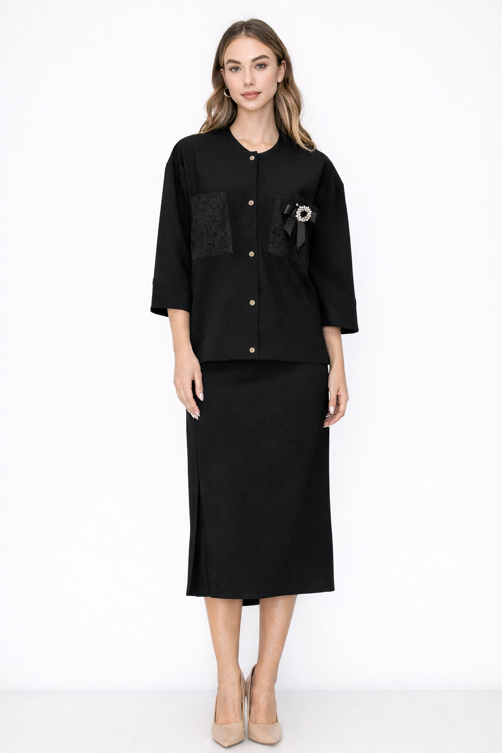 Kyle Crepe Knit with Detachable Ribbon Brooch
