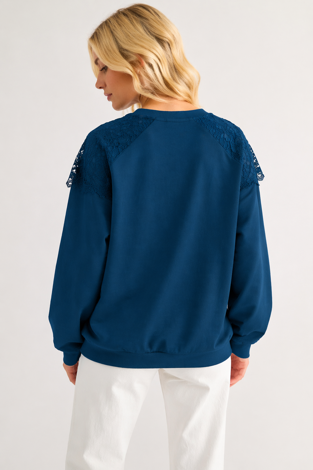 Cyndy Stretch Pointe Knit with Lace
