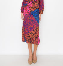 Load image into Gallery viewer, Weslie Printed Charmeuse Skirt
