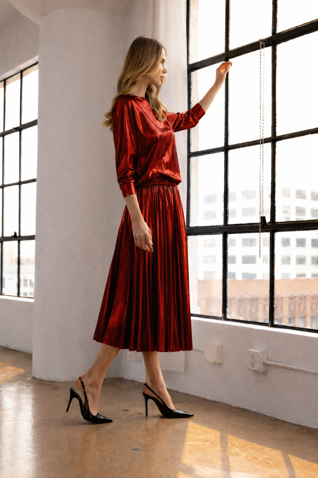 Jinna Stretch Shimmering Pleated Skirt
