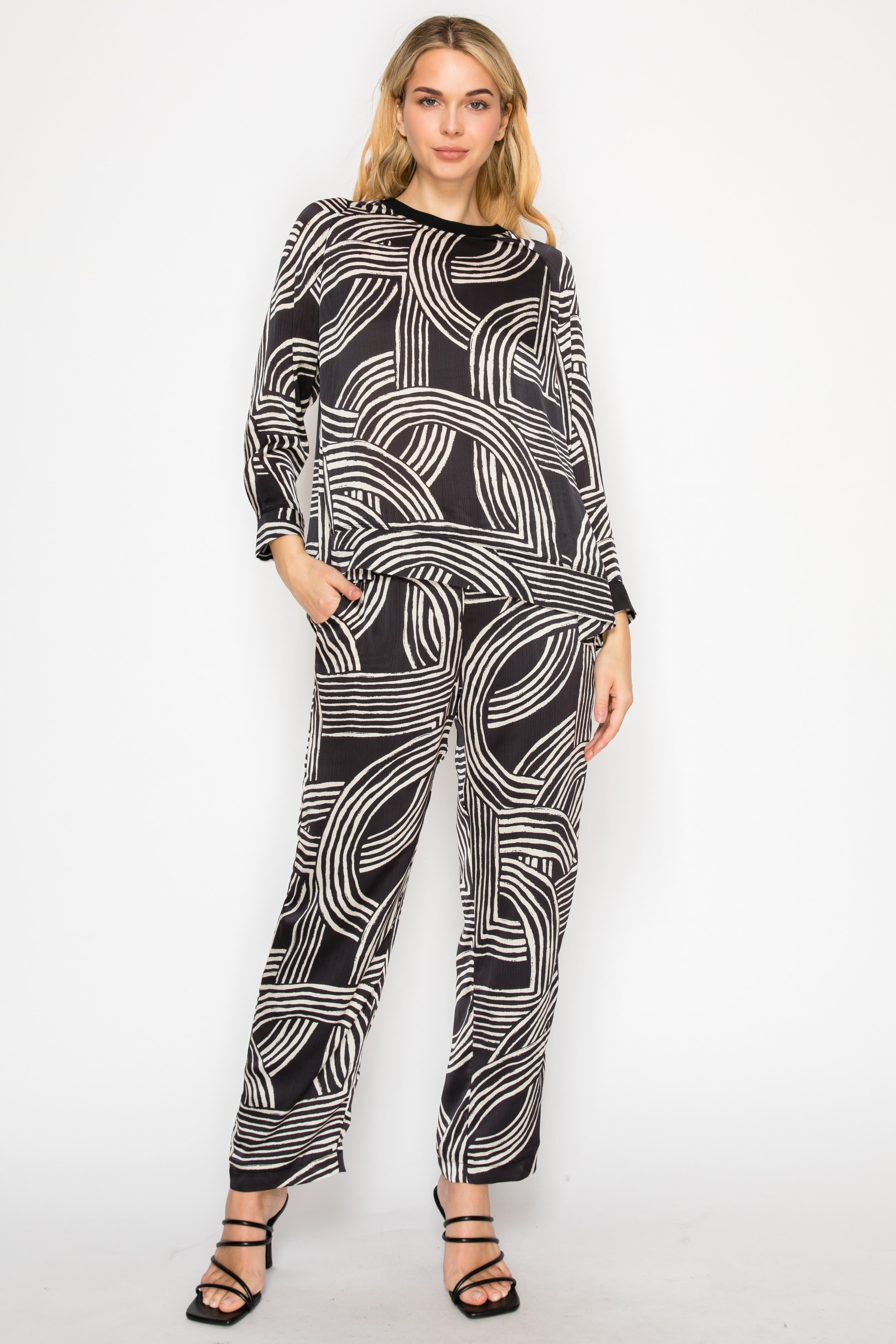 Johnna Woven Print Pant
