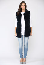 Load image into Gallery viewer, Joan Fur Vest