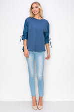 Load image into Gallery viewer, Reida Pointe Knit Top