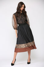 Load image into Gallery viewer, Winsley Animal Print Skirt