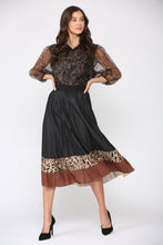 Load image into Gallery viewer, Wenda Chiffon Animal Print Top