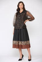 Load image into Gallery viewer, Wenda Chiffon Animal Print Top