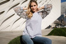 Load image into Gallery viewer, Reia Pointe Knit with Flower Lace